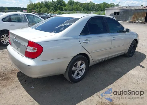 2004 Toyota Camry Le z USA, uszkodzony, nr VIN 4T1BE32K44U915938